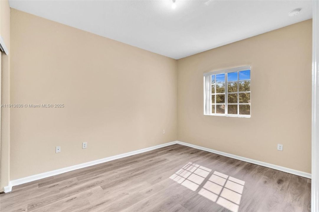 Active With Contract: $408,999 (3 beds, 2 baths, 1514 Square Feet)