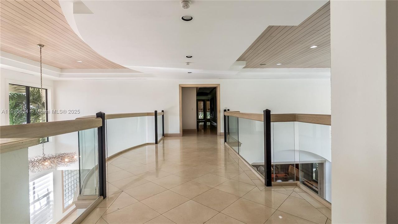 待售: $12,000,000 (7 贝兹, 5 浴室, 10689 平方英尺)