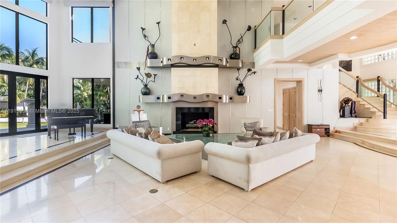 待售: $12,000,000 (7 贝兹, 5 浴室, 10689 平方英尺)