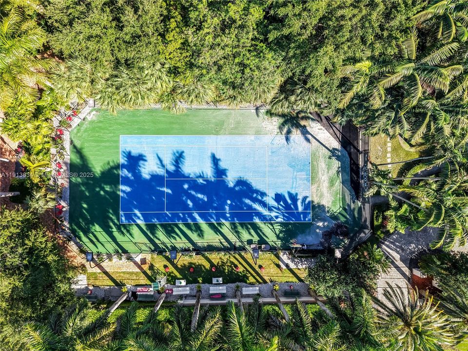 待售: $12,000,000 (7 贝兹, 5 浴室, 10689 平方英尺)