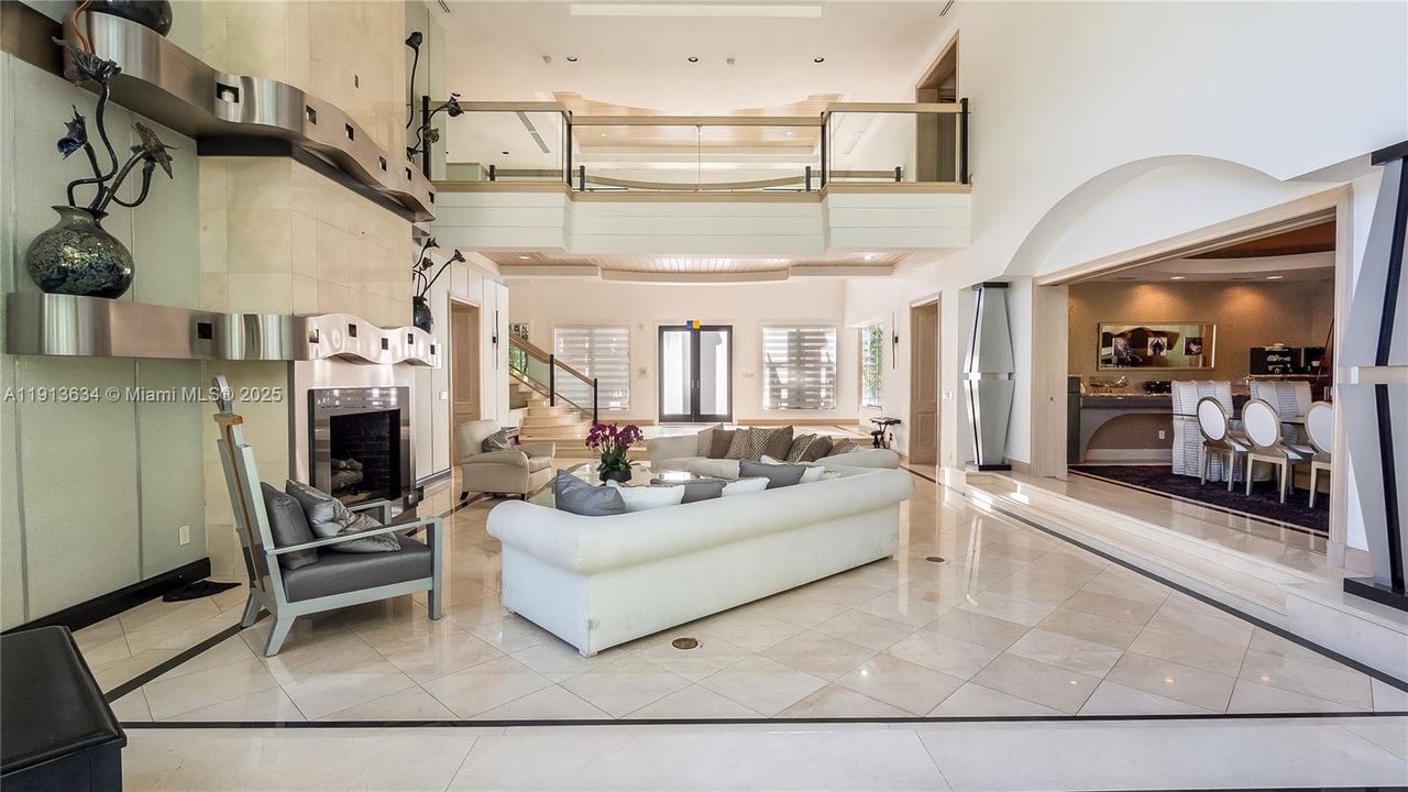 待售: $12,000,000 (7 贝兹, 5 浴室, 10689 平方英尺)