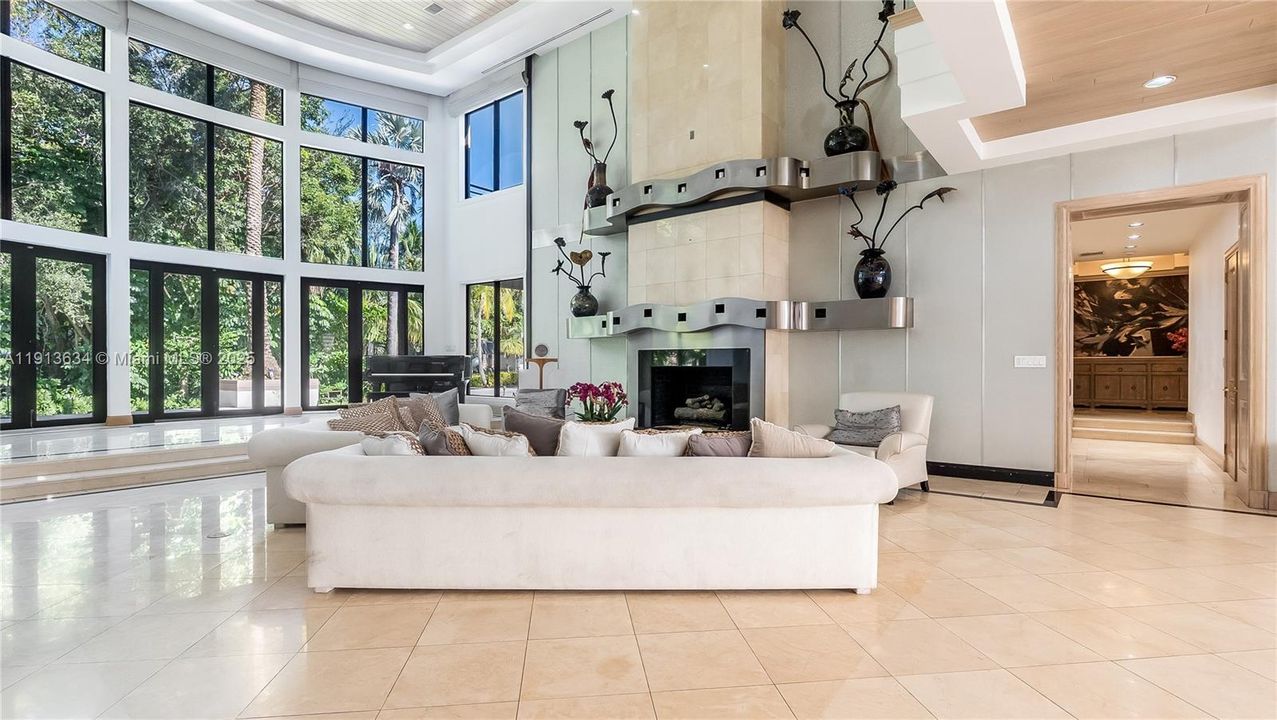 待售: $12,000,000 (7 贝兹, 5 浴室, 10689 平方英尺)