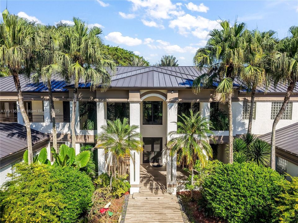 待售: $12,000,000 (7 贝兹, 5 浴室, 10689 平方英尺)