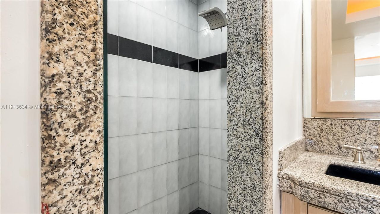 待售: $12,000,000 (7 贝兹, 5 浴室, 10689 平方英尺)