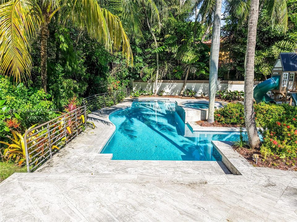 待售: $12,000,000 (7 贝兹, 5 浴室, 10689 平方英尺)