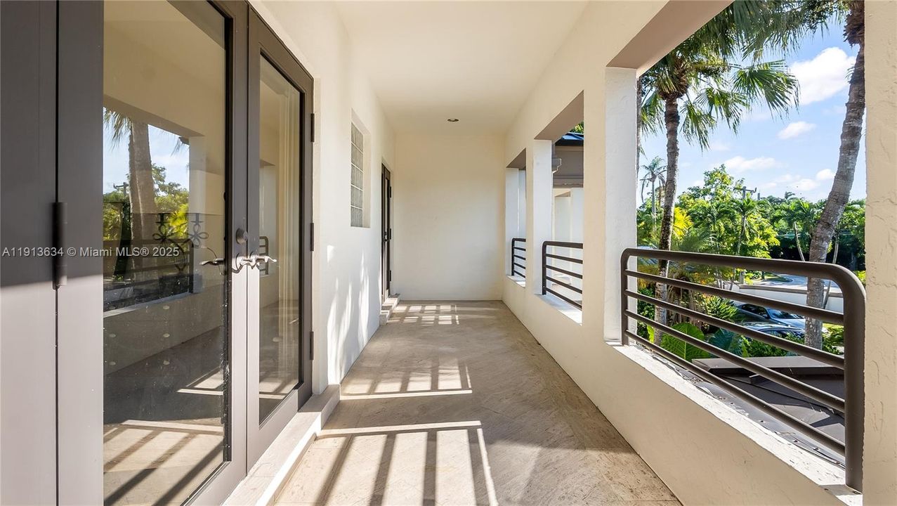 待售: $12,000,000 (7 贝兹, 5 浴室, 10689 平方英尺)