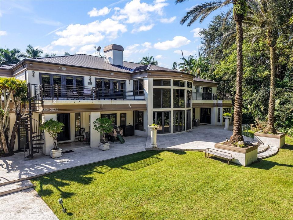 待售: $12,000,000 (7 贝兹, 5 浴室, 10689 平方英尺)