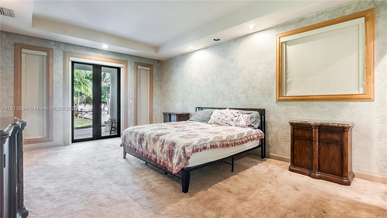 待售: $12,000,000 (7 贝兹, 5 浴室, 10689 平方英尺)