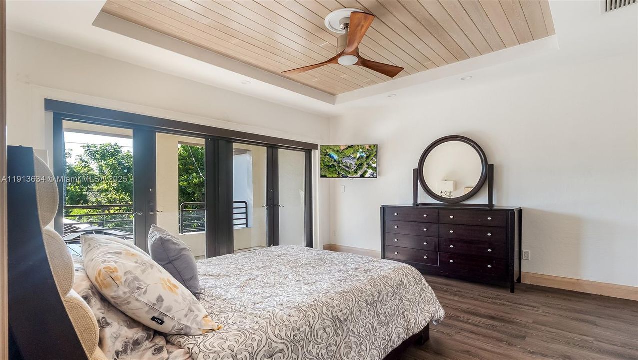 待售: $12,000,000 (7 贝兹, 5 浴室, 10689 平方英尺)