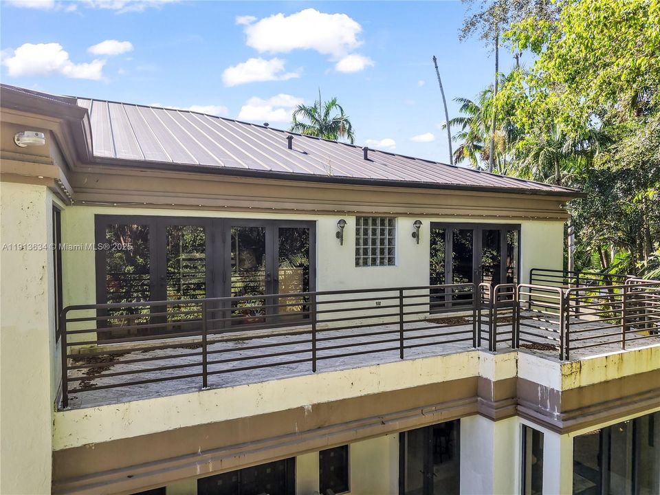 待售: $12,000,000 (7 贝兹, 5 浴室, 10689 平方英尺)