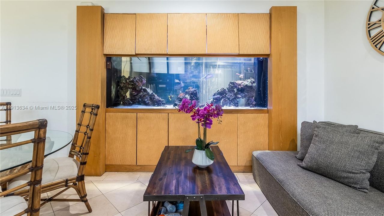 待售: $12,000,000 (7 贝兹, 5 浴室, 10689 平方英尺)