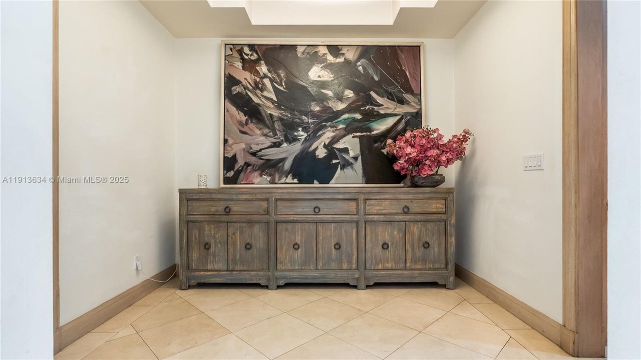 待售: $12,000,000 (7 贝兹, 5 浴室, 10689 平方英尺)