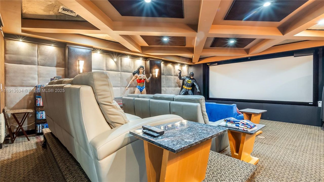 待售: $12,000,000 (7 贝兹, 5 浴室, 10689 平方英尺)