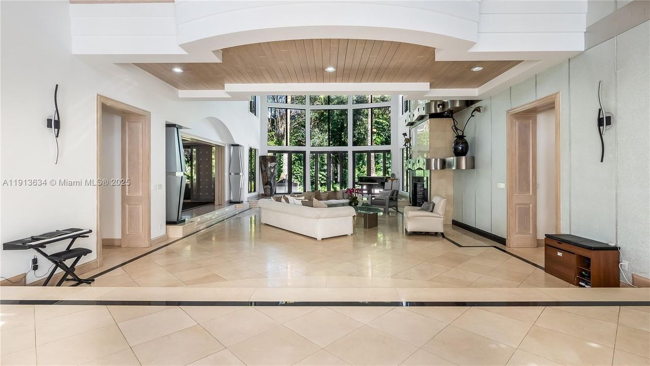 待售: $12,000,000 (7 贝兹, 5 浴室, 10689 平方英尺)