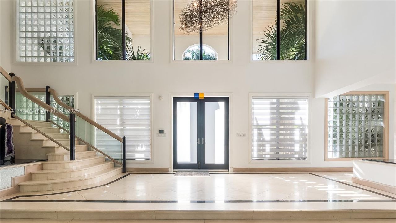 待售: $12,000,000 (7 贝兹, 5 浴室, 10689 平方英尺)