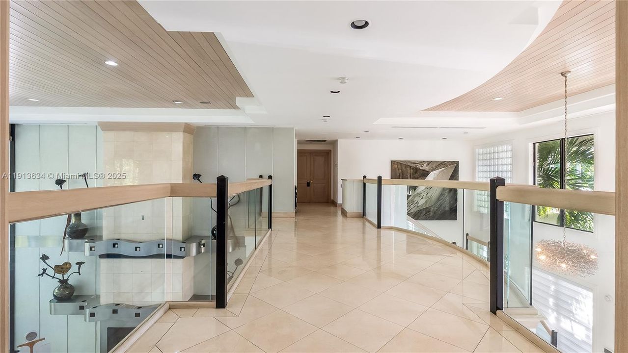 待售: $12,000,000 (7 贝兹, 5 浴室, 10689 平方英尺)