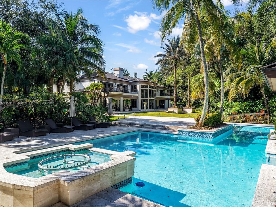 待售: $12,000,000 (7 贝兹, 5 浴室, 10689 平方英尺)