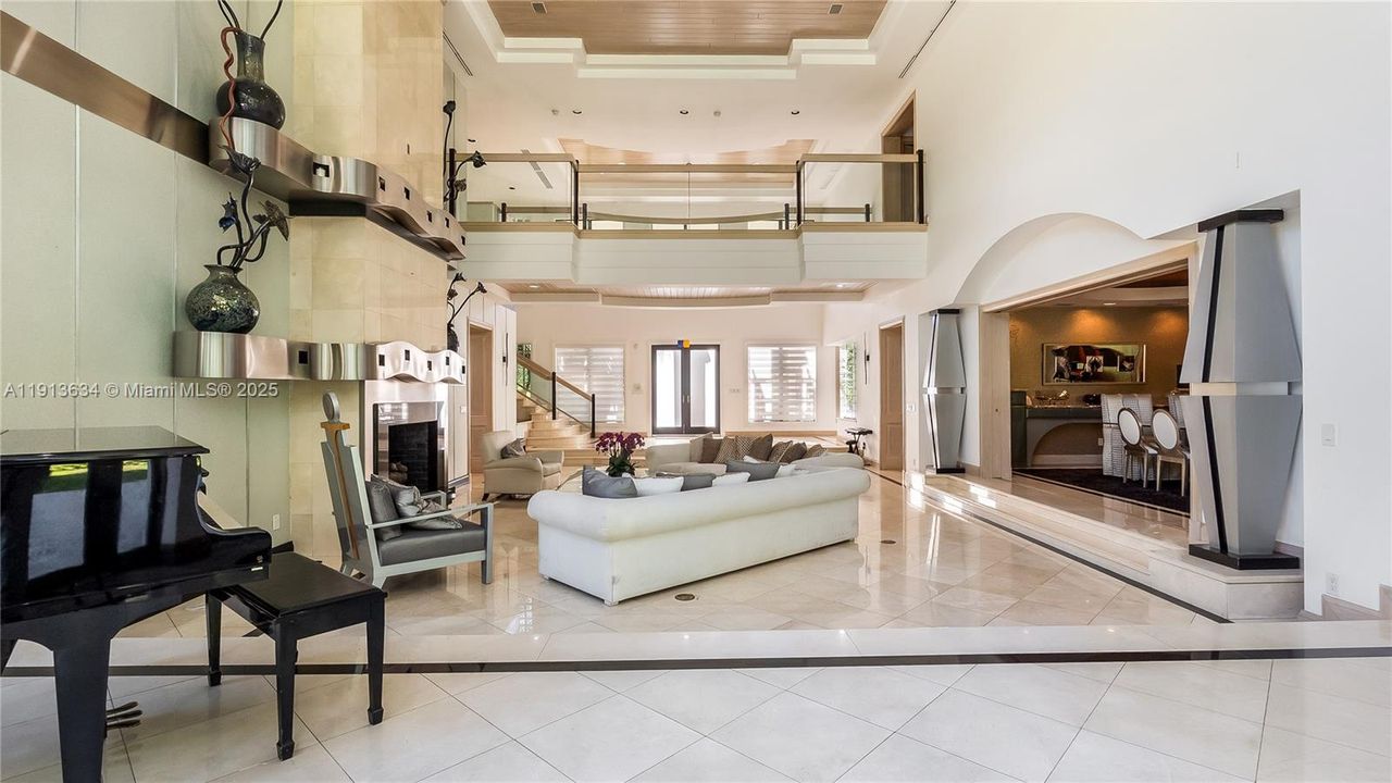 待售: $12,000,000 (7 贝兹, 5 浴室, 10689 平方英尺)