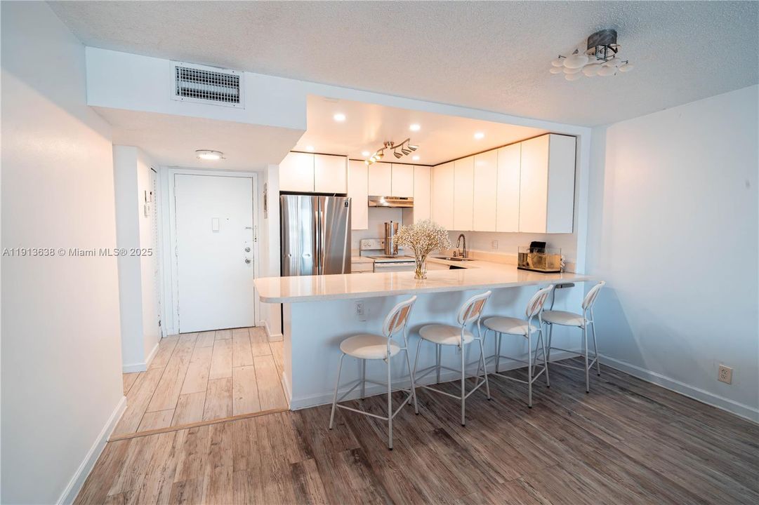 На продажу: $250,000 (1 спален, 1 ванн, 780 Квадратных фут)