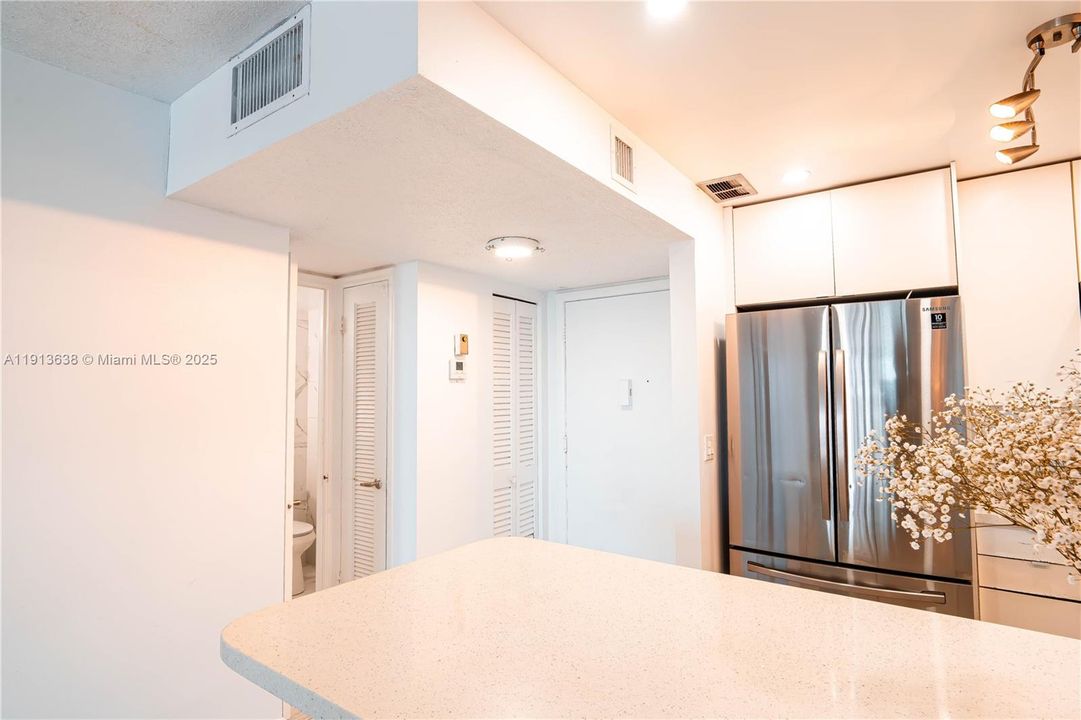 На продажу: $250,000 (1 спален, 1 ванн, 780 Квадратных фут)