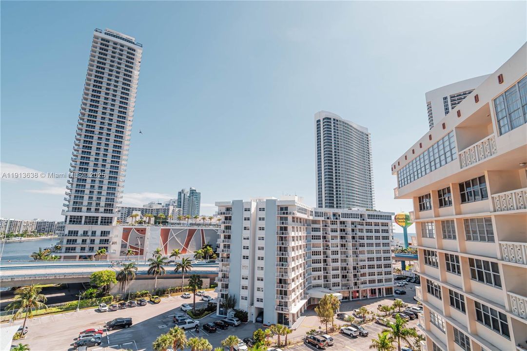 На продажу: $250,000 (1 спален, 1 ванн, 780 Квадратных фут)