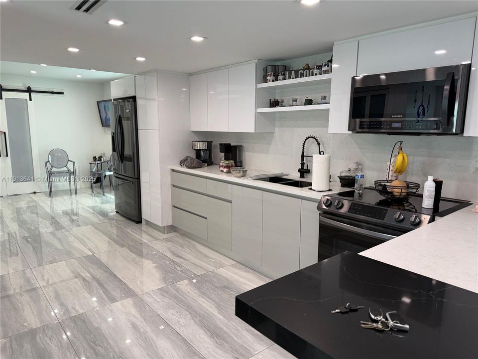 For Sale: $650,000 (4 beds, 2 baths, 1740 Square Feet)