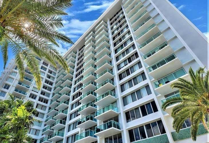 En Venta: $379,000 (0 camas, 1 baños, 776 Pies cuadrados)