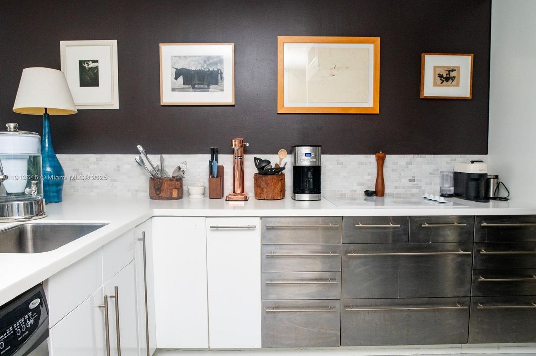 En Venta: $379,000 (0 camas, 1 baños, 776 Pies cuadrados)