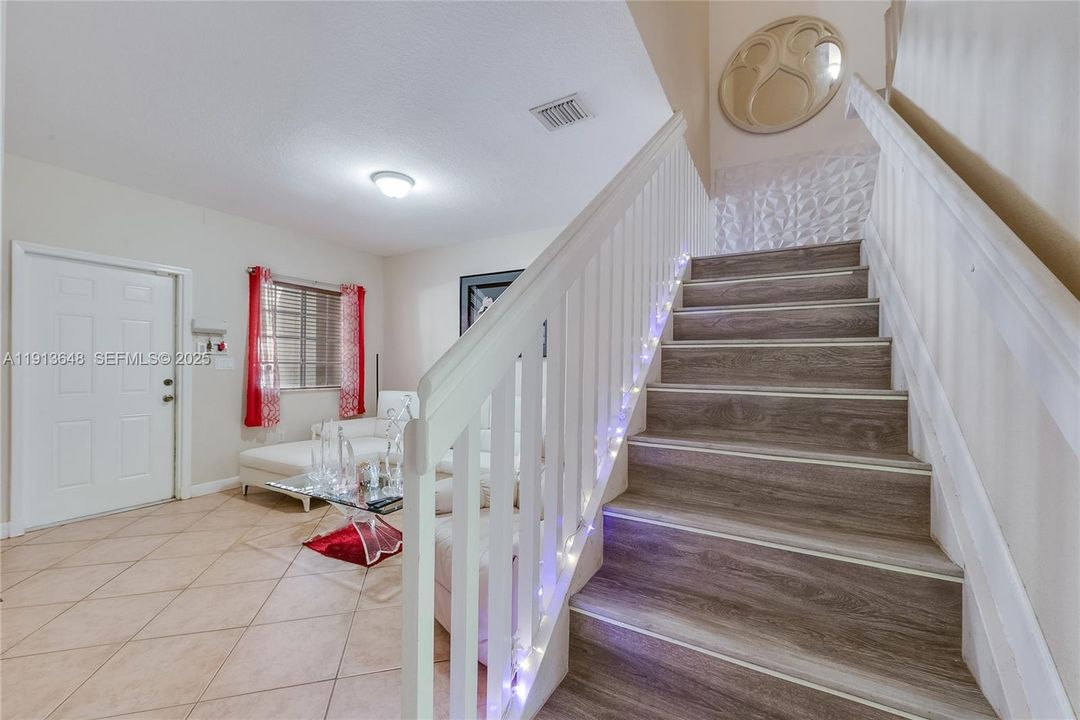 出租: $2,700 (3 贝兹, 2 浴室, 1295 平方英尺)