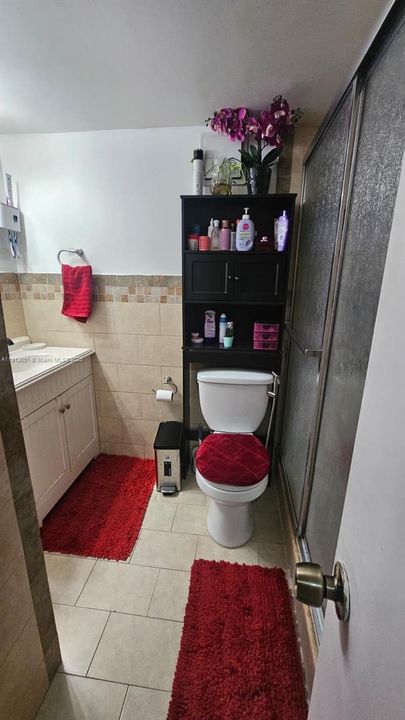 Под контрактом: $2,400 (2 спален, 1 ванн, 1208 Квадратных фут)