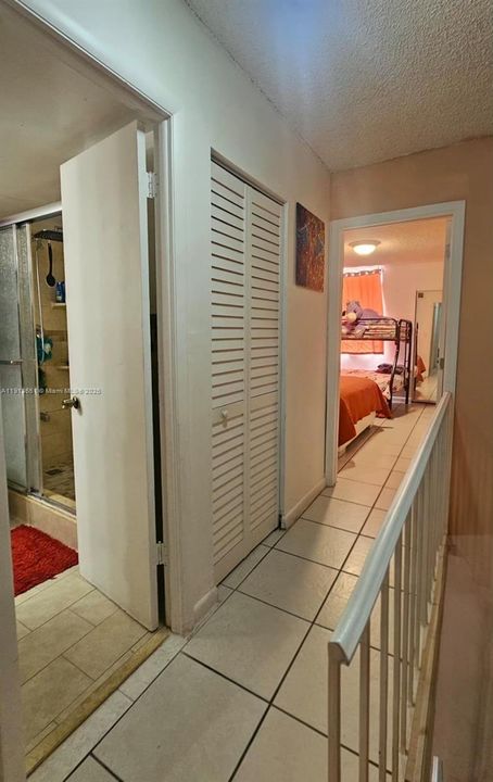 Под контрактом: $2,400 (2 спален, 1 ванн, 1208 Квадратных фут)