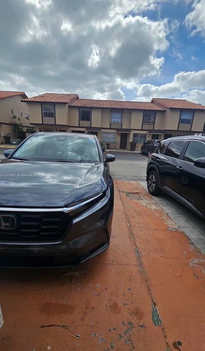 Под контрактом: $2,400 (2 спален, 1 ванн, 1208 Квадратных фут)