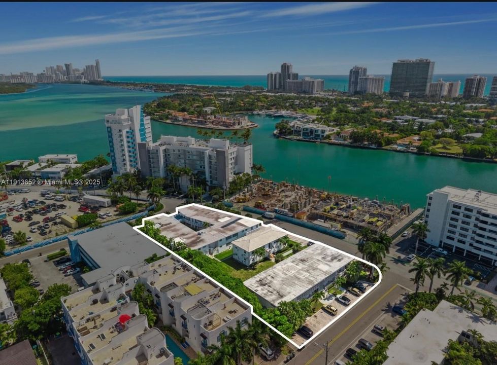 For Sale: $3,285,000 (4 beds, 4 baths, 21242 Square Feet)