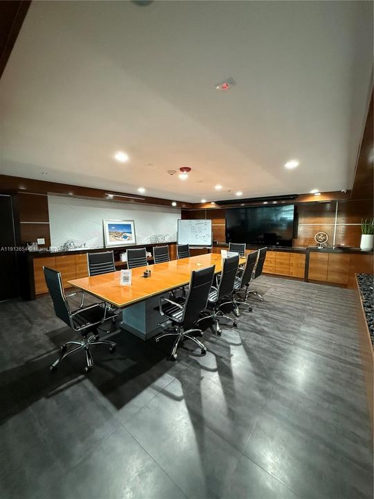 出租: $8,500 (0 贝兹, 0 浴室, 0 平方英尺)