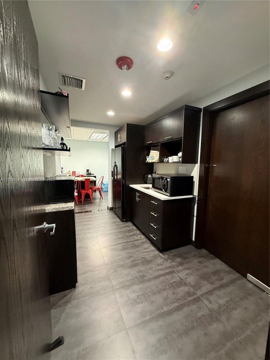 出租: $8,500 (0 贝兹, 0 浴室, 0 平方英尺)