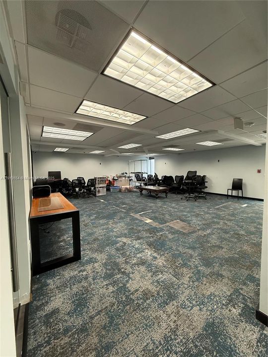 出租: $8,500 (0 贝兹, 0 浴室, 0 平方英尺)