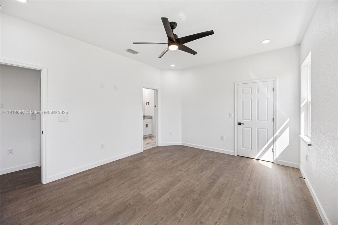 For Sale: $340,000 (3 beds, 2 baths, 1488 Square Feet)