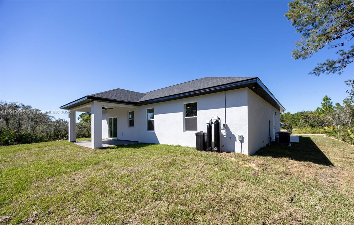 For Sale: $340,000 (3 beds, 2 baths, 1488 Square Feet)