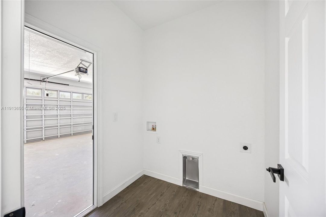 For Sale: $340,000 (3 beds, 2 baths, 1488 Square Feet)