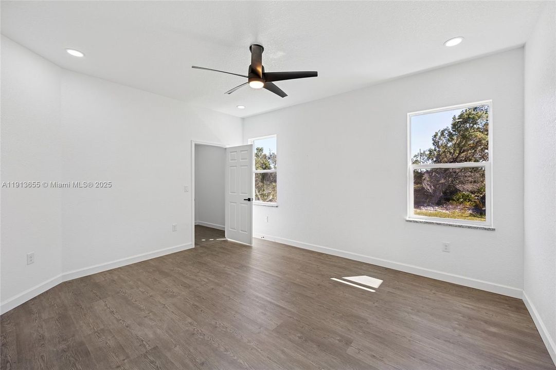 For Sale: $340,000 (3 beds, 2 baths, 1488 Square Feet)