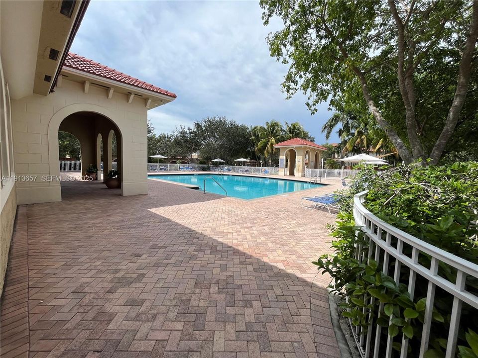 For Sale: $420,000 (3 beds, 2 baths, 1505 Square Feet)