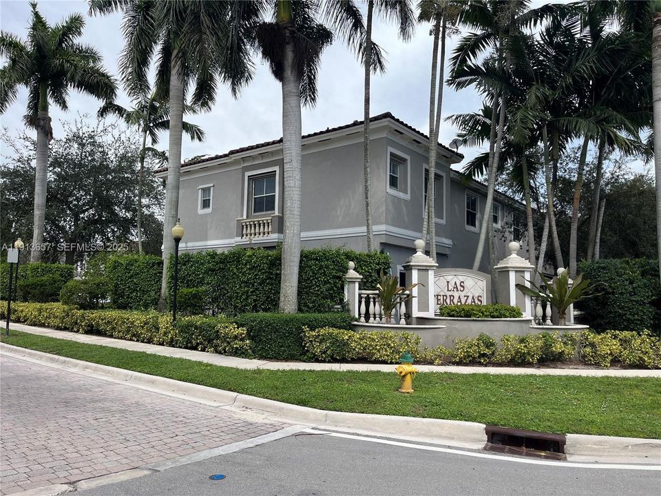 For Sale: $420,000 (3 beds, 2 baths, 1505 Square Feet)