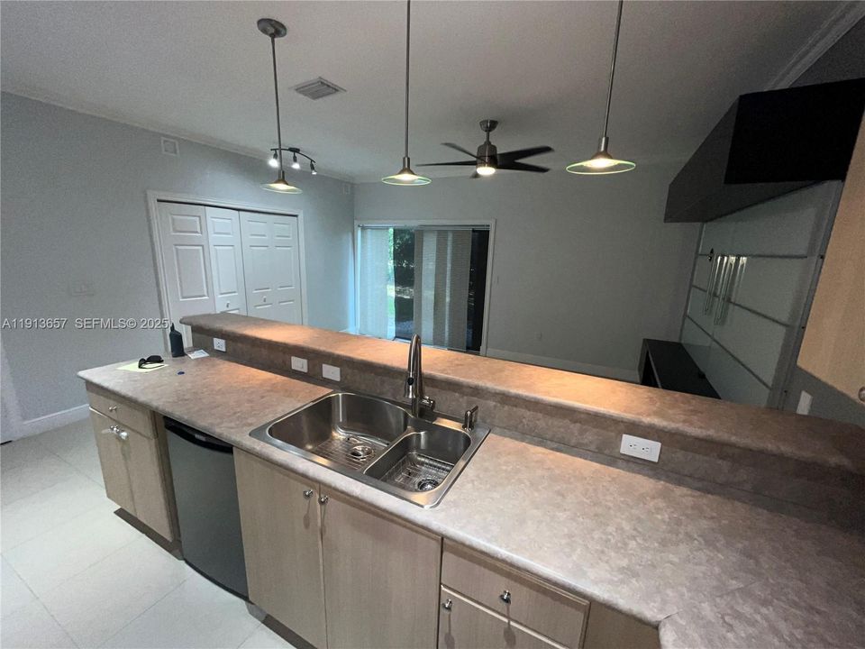 For Sale: $420,000 (3 beds, 2 baths, 1505 Square Feet)