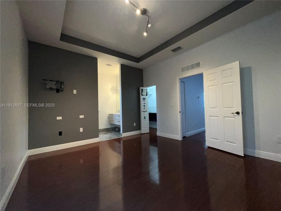 For Sale: $420,000 (3 beds, 2 baths, 1505 Square Feet)