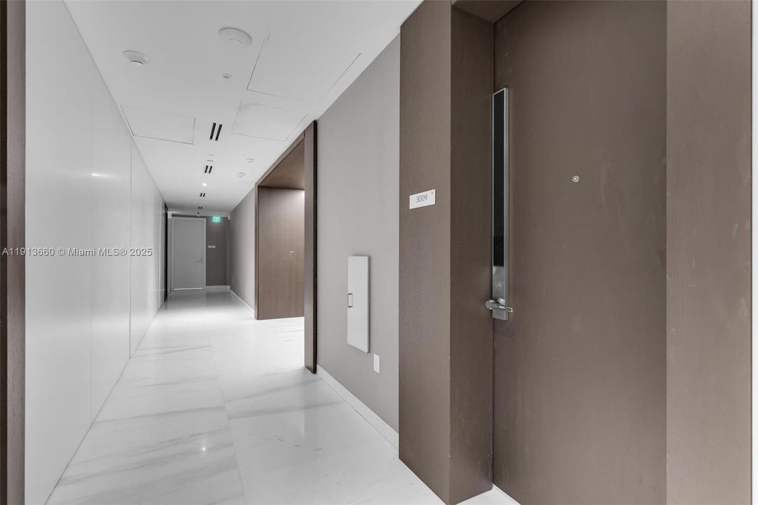 For Sale: $2,200,000 (2 beds, 2 baths, 1437 Square Feet)