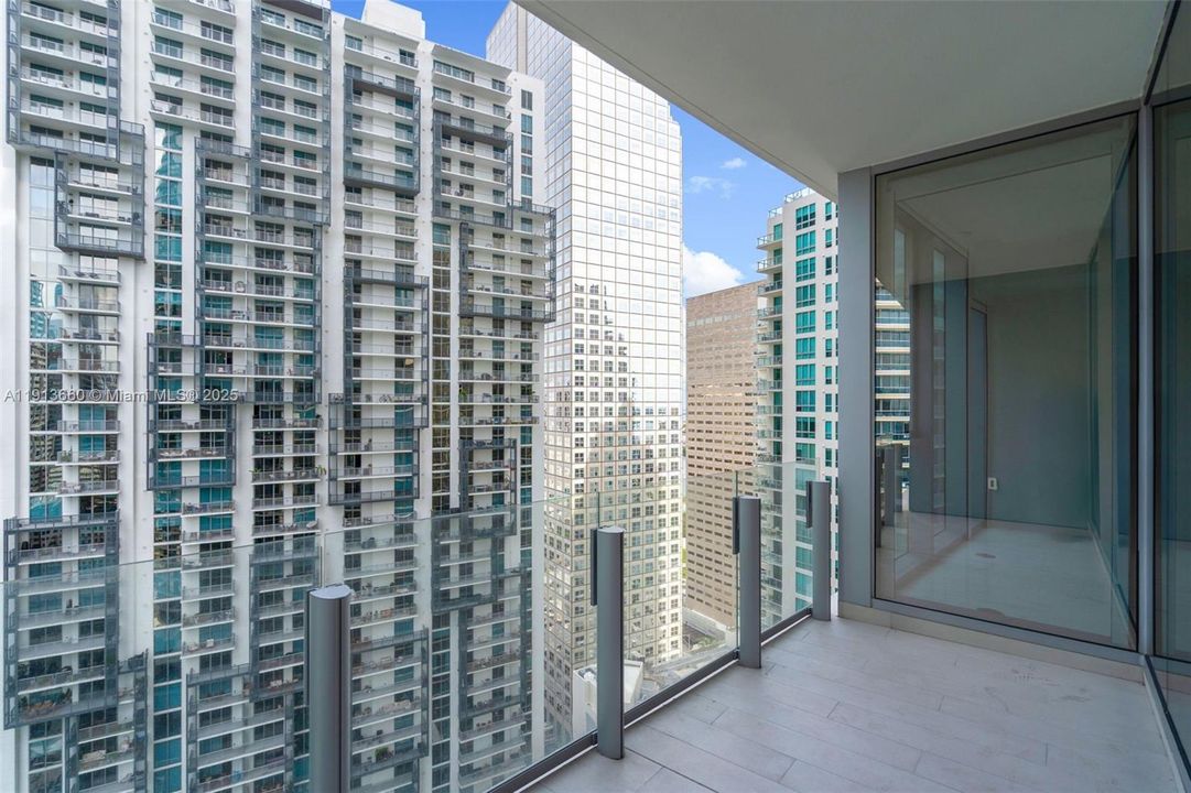 For Sale: $2,200,000 (2 beds, 2 baths, 1437 Square Feet)
