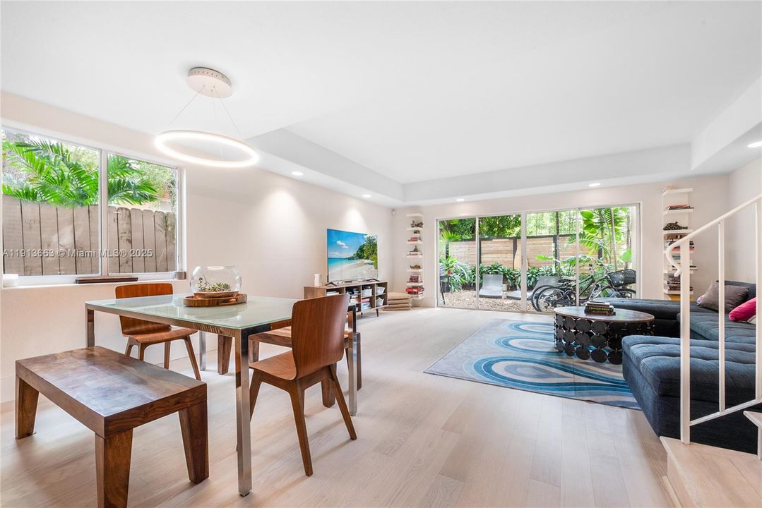 En Venta: $1,385,000 (3 camas, 2 baños, 1810 Pies cuadrados)