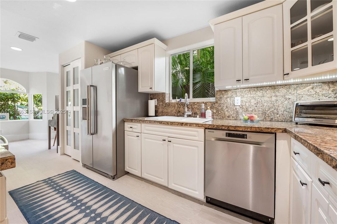 En Venta: $1,385,000 (3 camas, 2 baños, 1810 Pies cuadrados)