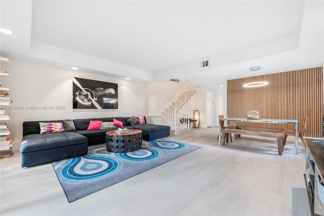 En Venta: $1,385,000 (3 camas, 2 baños, 1810 Pies cuadrados)