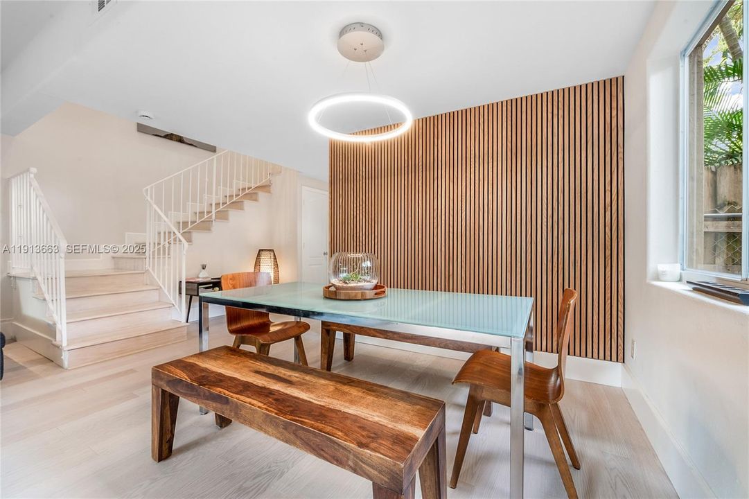 En Venta: $1,385,000 (3 camas, 2 baños, 1810 Pies cuadrados)